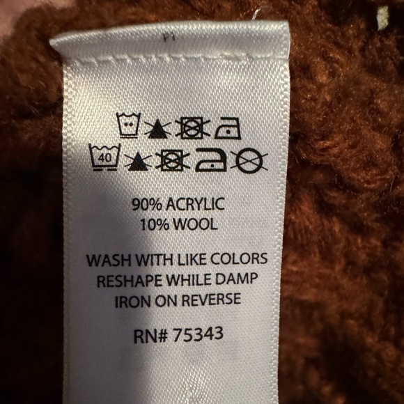 Vince Crocheted sweater size Small - Picture 6 of 6